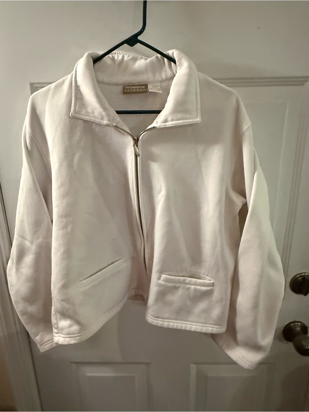 Wight Full-Zip Women's Jacket - Casual sweatshirt with pockets